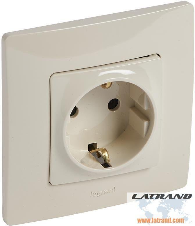 Контакт ШУКО 16A в блистер цвят крем Niloe Legrand - 396474