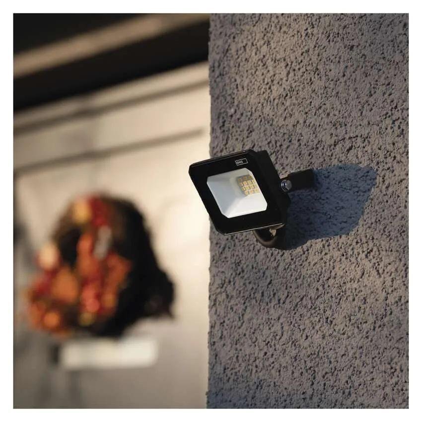 Прожектор LED 10W 4000K 1000lm 120° x 120° 25000h IP65 черен SIMPO EMOS
