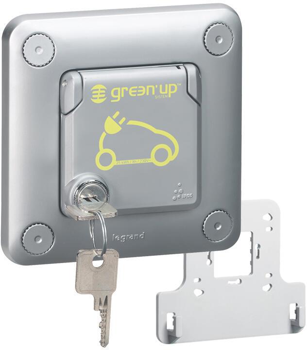 Контакт френски стандарт сключ 16A Green'up Access IP55 IK10 за зареждане на електрически и хибридни автомобили до 3,7kW Legrand, LEGRAND, 77898