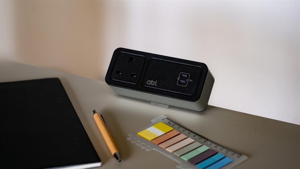 Модул Axis65 с 1х Шуко, USB тип C+C Power Delivery 65W Черен/Алуминий, ABL, ABL Сърбия, 2A80F1C3