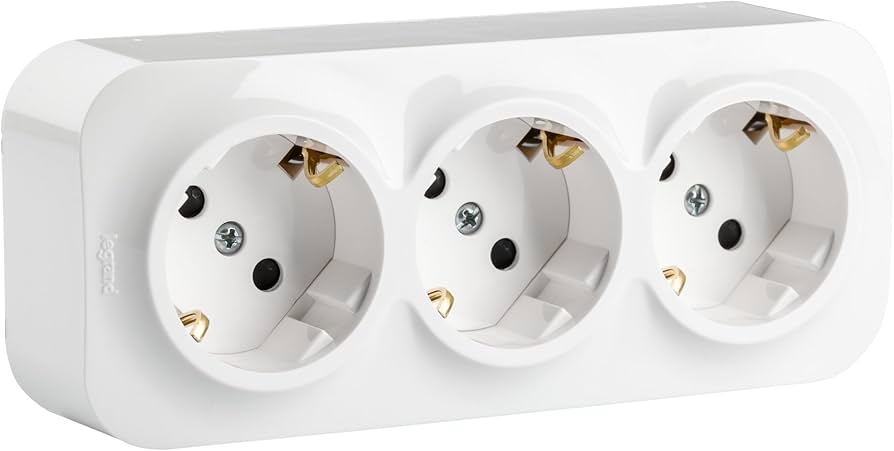 ТРОЕН КОНТАКТ ШУКО 16А С ДЕТСКА ЗАЩИТА ЗА ОТКРИТ МОНТАЖ FORIX LEGRAND - БЯЛ