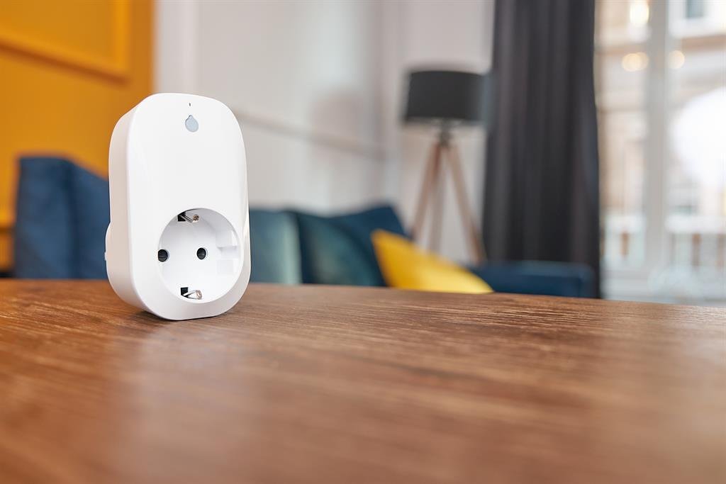 Адаптер Smart за контакт 1х Шуко 16A с мерител - Shelly Plug