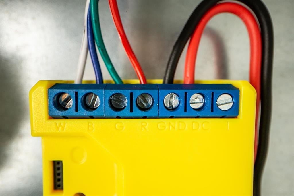 Микромодул Smart реле 4х димер за ленти 144W@12V, 288W@24V Shelly RGBW2 - 262191