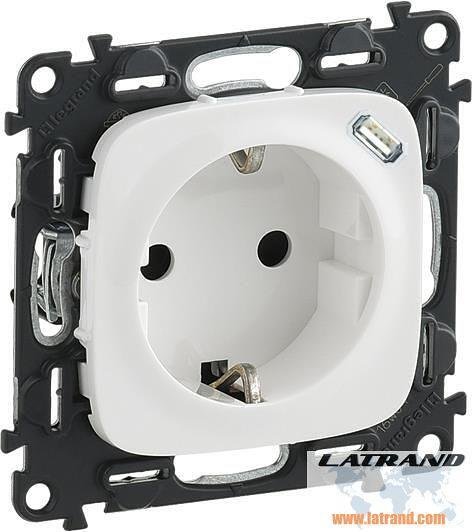 Контакт ШУКО 16A +USB тип C цвят Бял Valena Allure Legrand - 753005
