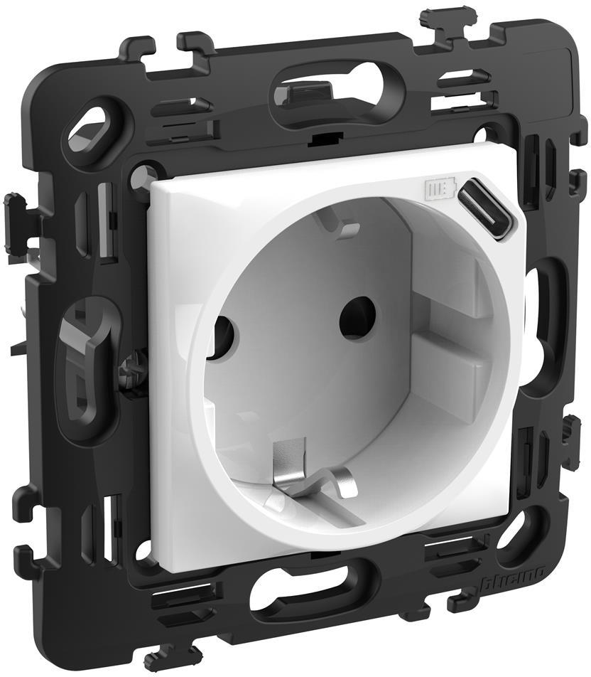 Контакт ШУКО 2P+E 16A + USB тип C 1.5A 7.5W 2 мод. цвят Бял Classia Bticino, BTICINO, RW4141USB