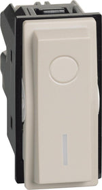 KM4002 - Ключ 2P 16AX - 250V за LED индикатор 230V, пясък 1M Bticino Living now