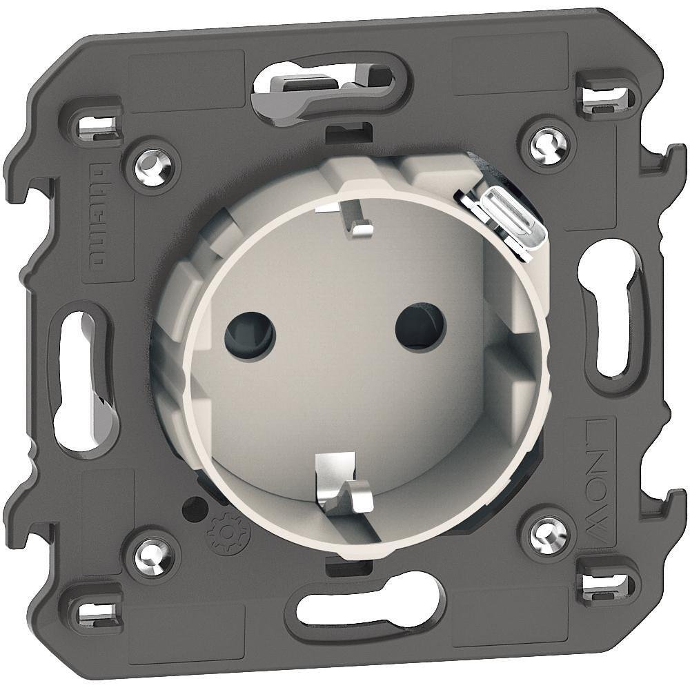 Контакт ШУКО 2P+E 16A + USB тип C 1.5A 7.5W с носеща рамка 2 мод. цвят Крем Living Now Bticino, KM4141USB