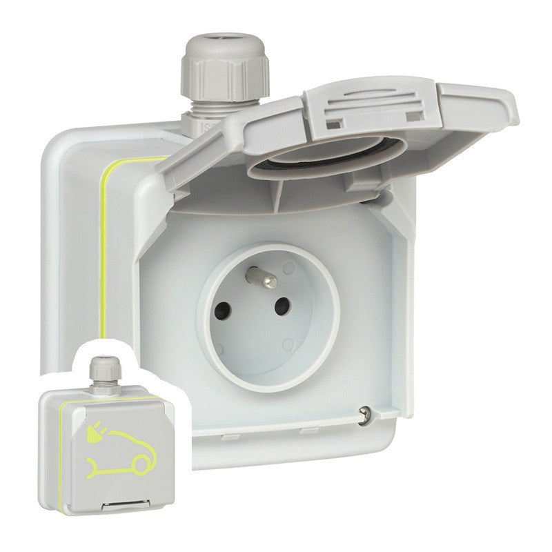 КОНТАКТ ЗА БЕЗОПАСНО ЗАРЕЖДАНЕ LGR 90471 IP66 IK08 3kW GREEN UP LEGRAND