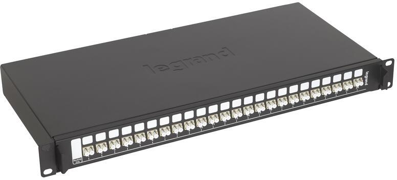 Панел 19" 1U 24x LCD MM зареден LCS3 Legrand, LEGRAND, 32162