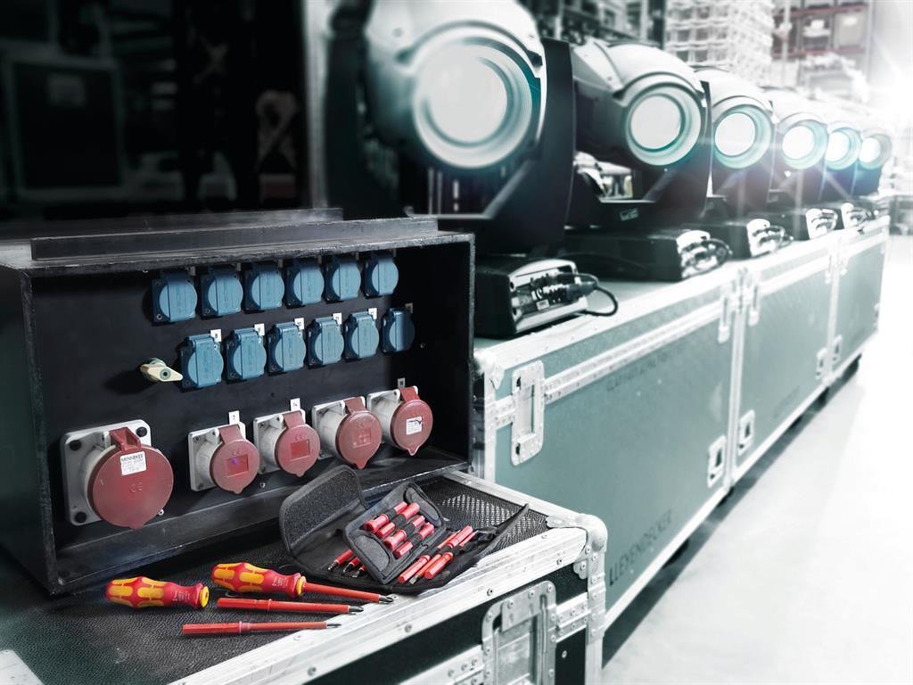 Комплект отвертки, 1x ръкохватка и 6х изолирани остриета, 7 Universal 1 Kraftform Kompakt VDE 1000V Wera - W003470