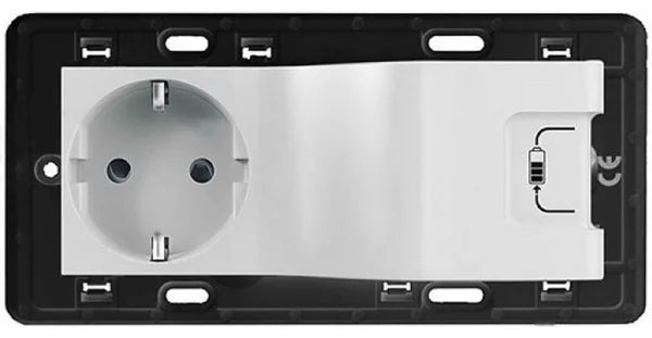 Legrand 753110 Комбиниран контакт 2P+E/USB 1500mA Valena life Бяло