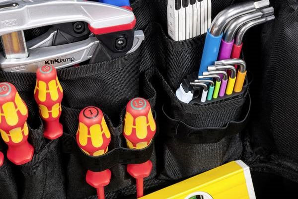 Чанта раница BASIC Back Pack за 50 инструмента и лаптоп 14" с усилено пластмасово дъно и подплатен гръб от текстил PARAT, 5990830991