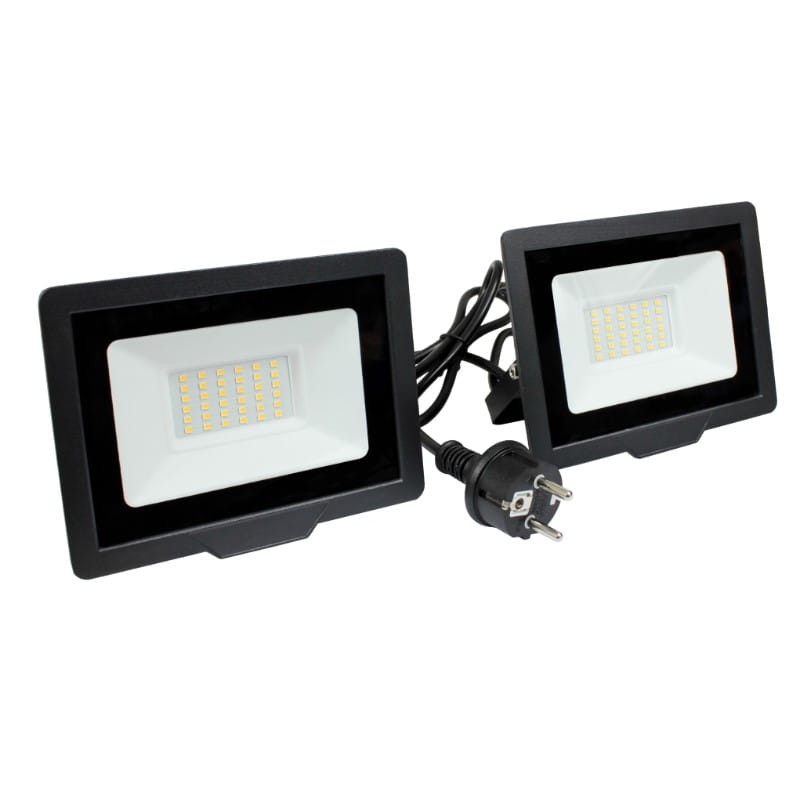 Lampe de travail 2x30W 2x3200lm 6500K avec support trépied IP44 220V avec câble H05RN-F 3x1mm2 2,5 mètres Commel - C308-533